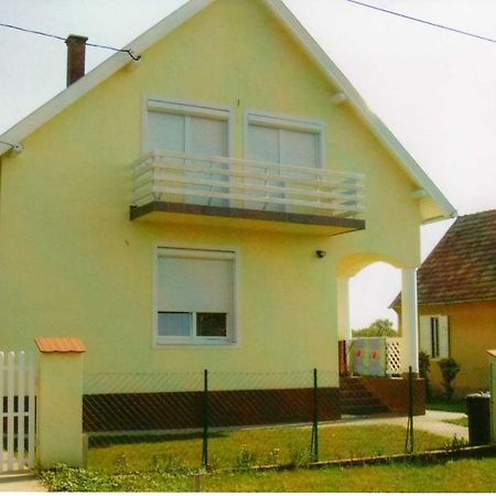 Nora Apartman Leilighet Balatonfůzfő Eksteriør bilde
